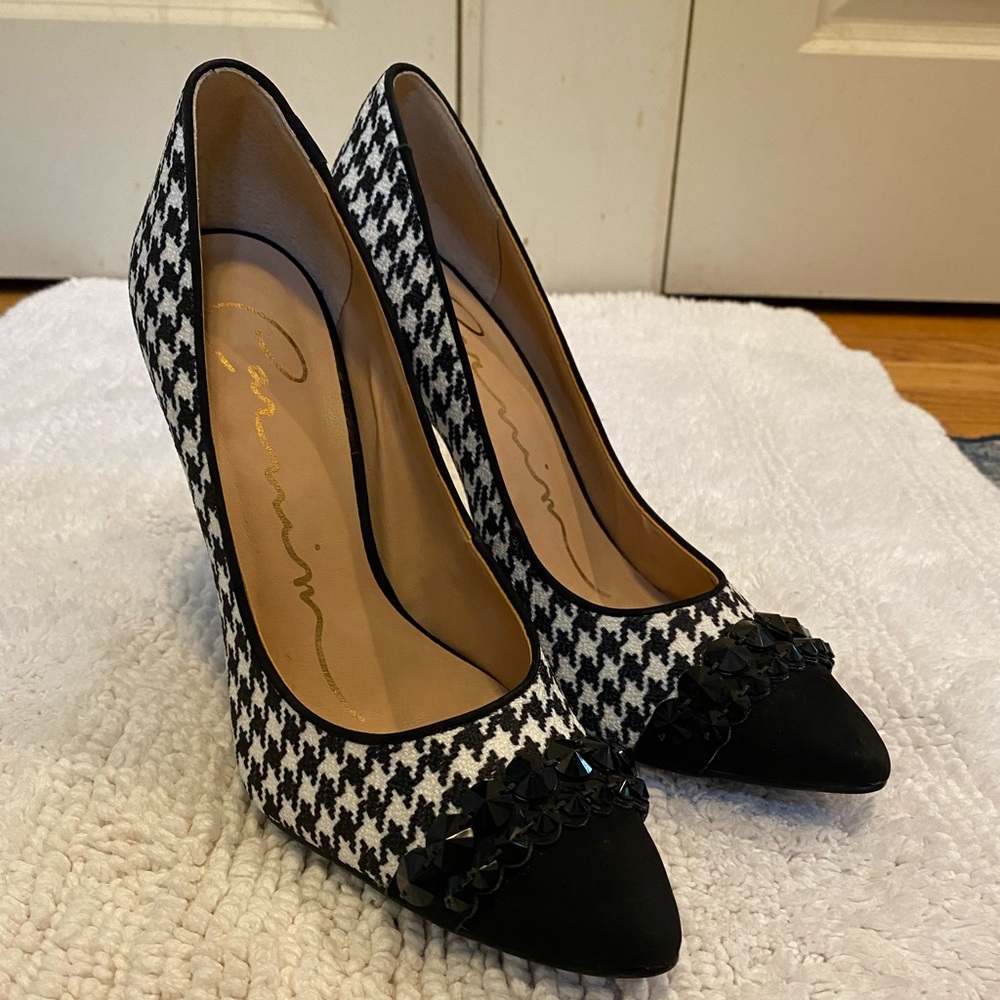 Carmim black and white heels